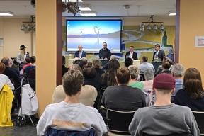 Kandidaten zur OB Wahl 2025 und Publikum