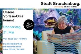 Vorleseoma mit Buch